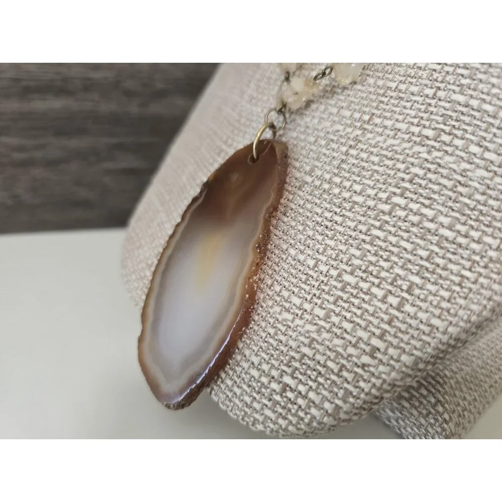 Vintage 70s Natural Stone Agate Geode Pendant Necklace‎ Brown/Ivory Slice